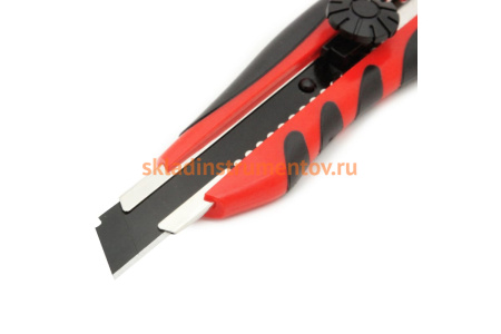 Нож Vira сегментированное лезвие, прорезиненный корпус Twist lock 18 мм 831306