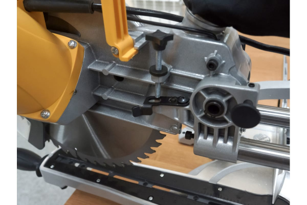 Торцовочная пила Энкор Корвет 6-330С 90062