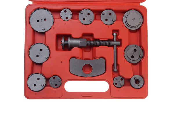 Набор для обслуживания тормозных цилиндров ЭВРИКА 13 предметов, в кейсе ER-88107