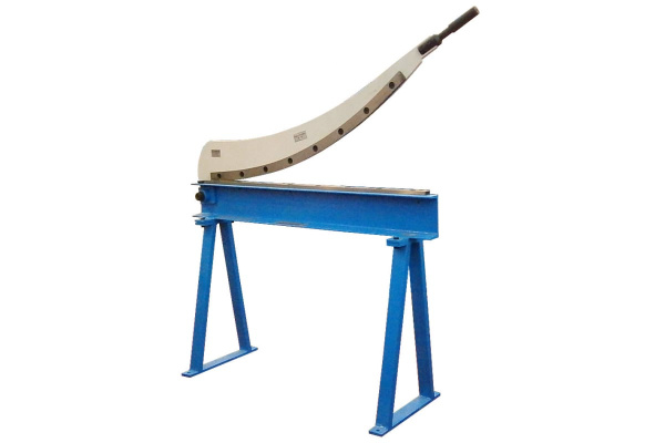 Гильотина сабельного типа METALMASTER MG-1300 Гильотина сабельного типа METALMASTER MG-1300