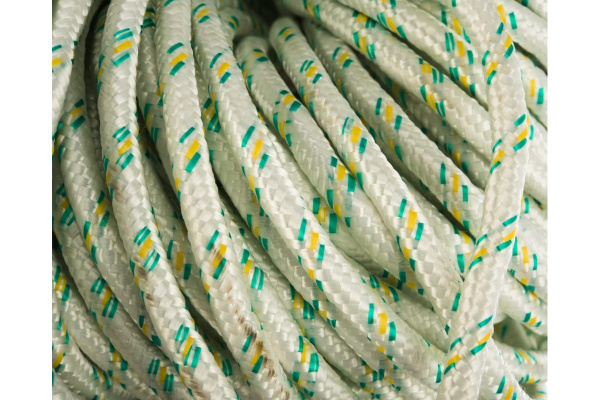 Плетеный капроновый фал РемоКолор D8мм, L 100м, 16-прядный, 1000кгс 51-2-028 Плетеный капроновый фал РемоКолор D8мм, L 100м, 16-прядный, 1000кгс 51-2-028