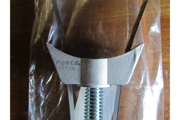 Стремянной ленточный фильтросъёмник 110-155 мм FORCE 61910L