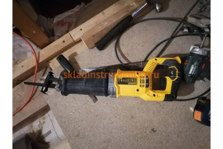 Сабельная пила Stanley SPT900