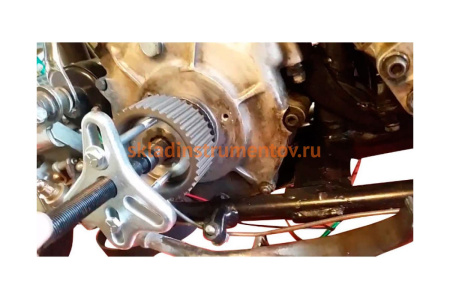 Универсальный съемник шестерен и шкивов, 46 пр. AIST 67123439 00-00008924