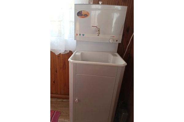 Дачный умывальник с подогревом Вихрь, белый 74/4/4