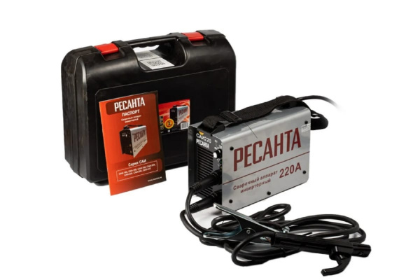 Инверторный сварочный аппарат в кейсе Ресанта САИ 220