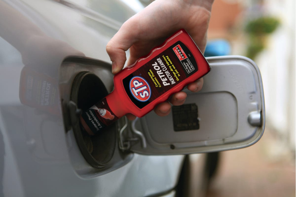 Очиститель инжекторов бензинового двигателя 200 мл STP 53200EN0