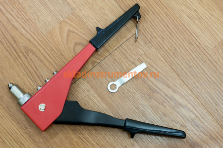 Заклепочник Зубр М-180 стальной корпус 31199_z01 Заклепочник Зубр М-180 стальной корпус 31199_z01