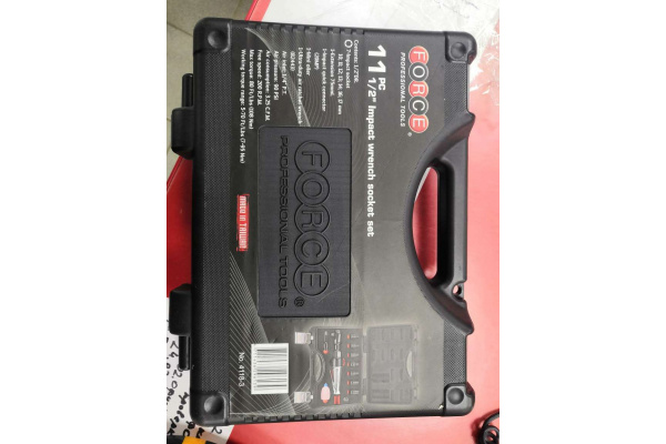 Пневмотрещотка с набором ударных головок FORCE 4118-3