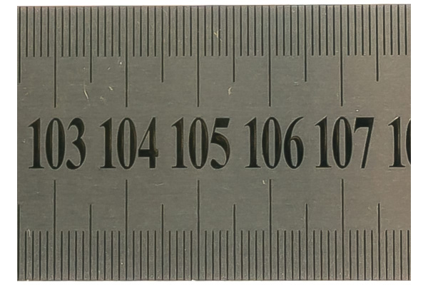 Линейка металлическая с двусторонней шкалой 1500х39мм GRIFF D112023