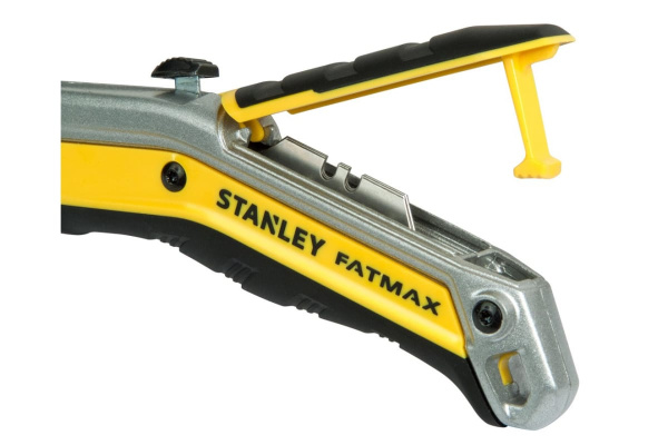 Нож с выдвижным лезвием Stanley Fatmax Exo FMHT0-10288
