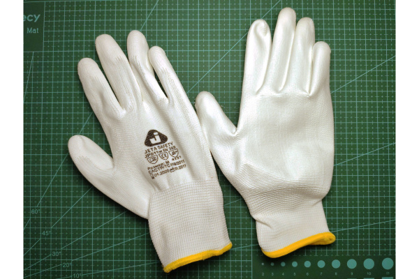 Защитные перчатки с полиуретановым покрытием JetaSafety 12 пар JP011w-M