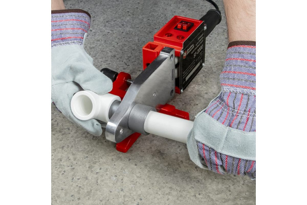 Сварочный аппарат для пластиковых труб QUATTRO ELEMENTI ST-2000 2000 Вт, насадки 20-63 мм 793-350