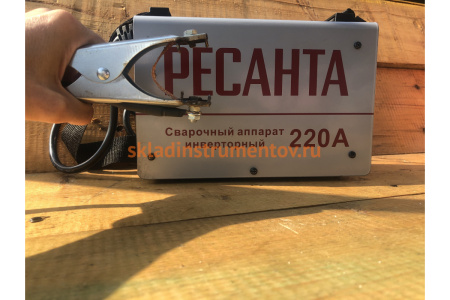Инверторный сварочный аппарат Ресанта САИ 220 65/3 Инверторный сварочный аппарат Ресанта САИ 220 65/3