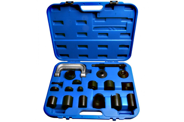 Съемник сайлентблоков и подшипников с набором оправок ROCKFORCE 21 предмет, в кейсе RF-921T2