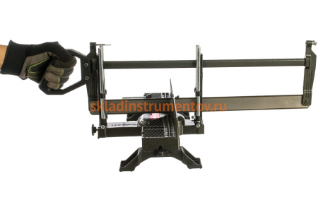 Угловая поворотная стусло-пила 560 мм ЗУБР 15442