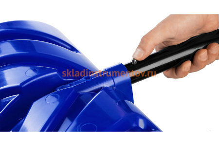 Пластиковая снеговая лопата со стальной планкой, Зубр СИБИРЬ эргономичный алюминиевый черенок, V-рчка, 500 мм 39925