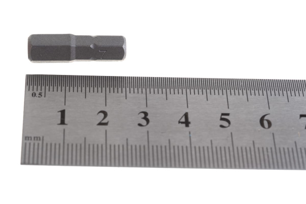 Вставка-бита 1/4"DR шестигранная, H7, 25 мм Ombra 514270