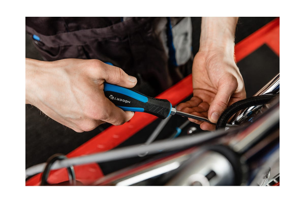 Отвертка с прямым шлицем HOEGERT TECHNIK 6х125 мм, ударная CrV HT1S066