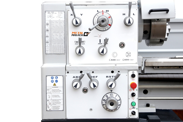 Токарно-винторезный станок MetalMaster Z46100 DRO RFS 18924
