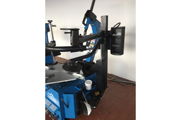 Пневматическое устройство третья рука правосторонняя установка Trommelberg PL1350