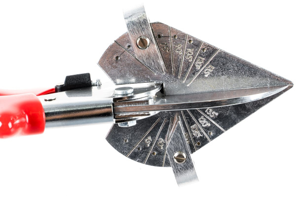 Универсальные ножницы для резки пластиковых коробов под углом CIMCO 12 0208