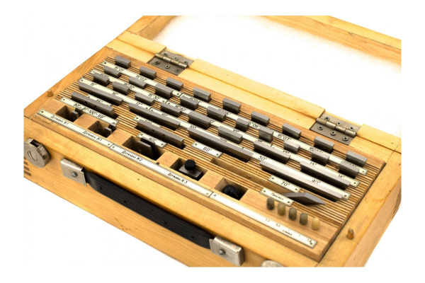 Набор призматических мер плоского угла ЧИЗ N2-1 33шт 24401