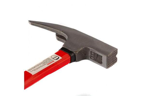 Молоток кровельщика MATRIX 600 г, фибергласовая обрезиненная рукоятка 10624