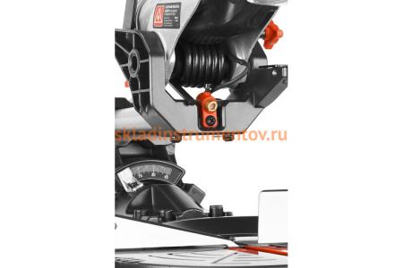 Торцовочная пила Зубр МАСТЕР ЗПТ-255-1800 ПЛ