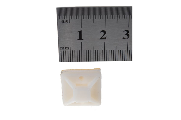 Самоклеющаяся площадка под хомут-стяжку Зубр ПХС  белая, 20 x 20 мм, 100 шт, нейлоновая, 30915-20