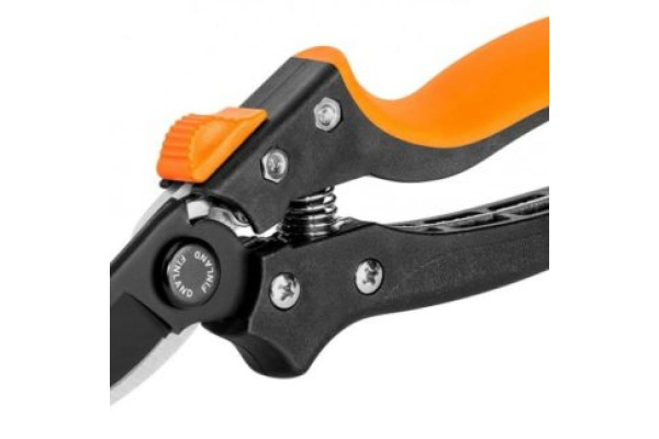 Плоскостной секатор Центроинструмент FINLAND 1541