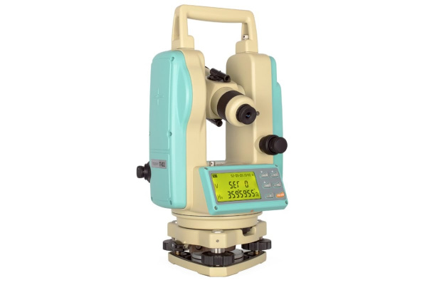 Электронный теодолит с лазерным целеуказателем и лазерным отвесом RGK T-02