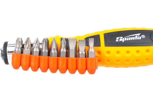 Реверсивная отвертка с набором бит 9 шт SPARTA 115455