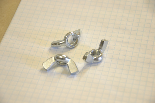 Гайка ЗУБР DIN 315 барашковая, M8, 4 шт, оцинкованная, 303736-08