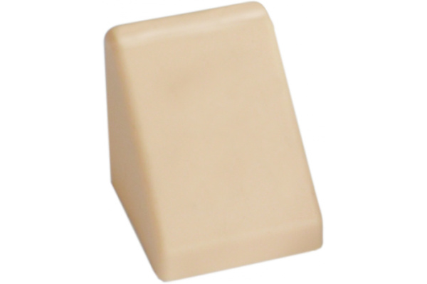 Уголок пирамида с заглушкой MFK-TORG 20х20х17 обливной дуб 20 20 17 16