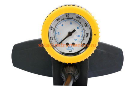 Ручной насос с манометром VOREL 82022