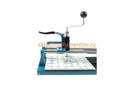 Плиткорез с резаком отверстий, 600 мм РемоКолор 46-0-060 Плиткорез с резаком отверстий, 600 мм РемоКолор 46-0-060