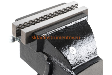 Слесарные тиски STAYER 125 мм 3256 Слесарные тиски STAYER 125 мм 3256