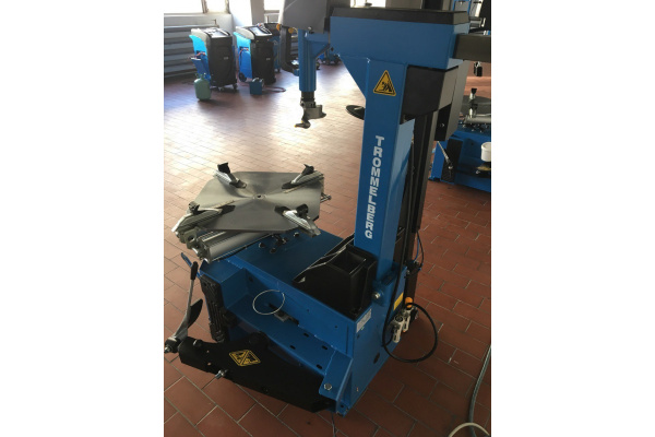 Шиномонтажный автоматический станок Trommelberg 1885, внешний зажим 22', 220V/50HZ/1P 1885