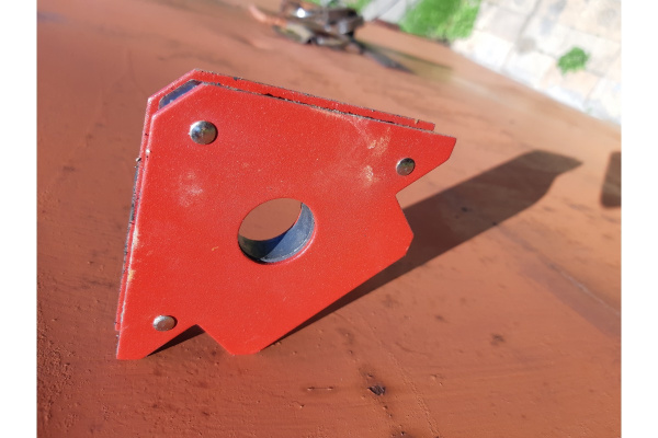 Угольник магнитный М-3 Кедр 8005168