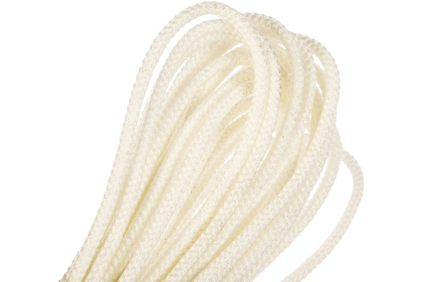 Капроновый плетеный 16-ти прядный фал с сердечником 8 ммх20 м, р/н - 650 кгс КУРС 68417 Капроновый плетеный 16-ти прядный фал с сердечником 8 ммх20 м, р/н - 650 кгс КУРС 68417