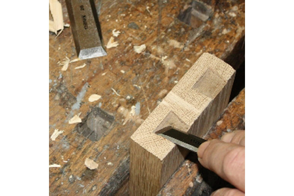 Косая правая стамеска с ручкой NAREX WOOD LINE PLUS 26 мм 811126