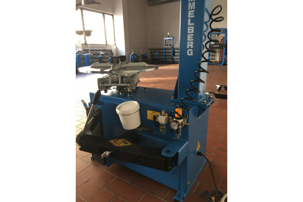 Шиномонтажный полуавтоматический станок внешний зажим 18 дюймов, 220V/50HZ/1P Trommelberg 1805E