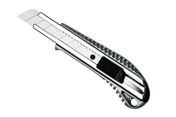 Резак с выдвижным лезвием РемоКолор Aluminium profi, обрез. Al корпус, автоматический фиксатор, 19-0-303