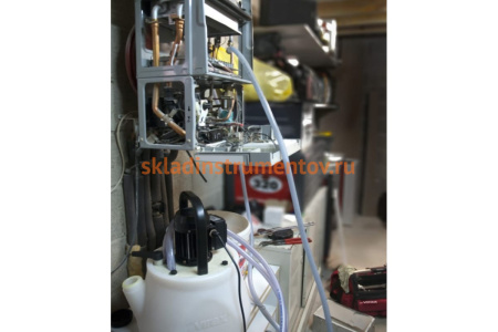 Электрический насос для промывки систем отопления VIRAX 15 литров 295000