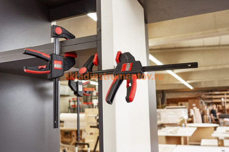 Струбцина пистолетного типа BESSEY 2.7 кН, 300 x 60 мм, распор 125-420 мм BE-EZM30-6