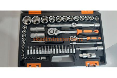 Набор инструментов 1/2, 1/4 дюйма, CrV, пластиковый кейс 82 предмета Вихрь 73/6/7/3