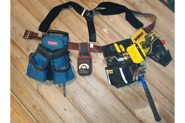 Поясной подсумок Зубр ЭКСПЕРТ держатель для молотка, дополнительная ручка для переноски, 7 карманов 38634