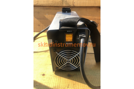 Инверторный сварочный аппарат Ресанта САИ 220 65/3 Инверторный сварочный аппарат Ресанта САИ 220 65/3