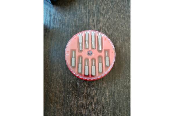 Набор вставок с отверстием, в боксе 1/4 DR торкс T7H-T40H 10шт JTC 5363